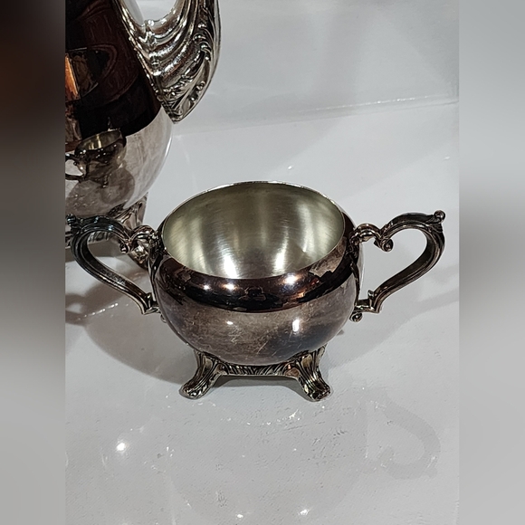 Vintage silver-plated tea set made by the International Silver Company - Picture 16 of 17